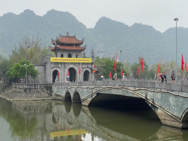 Ninh Binh Vietnam Travel Guide